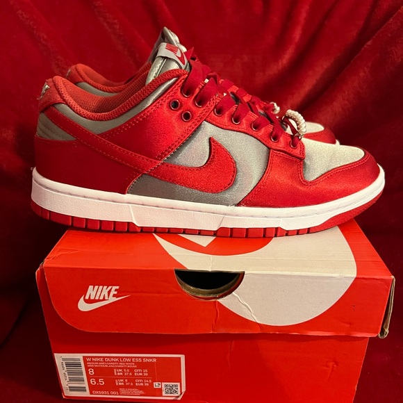 Nike Shoes - Nike Dunk Low ESS SNKR